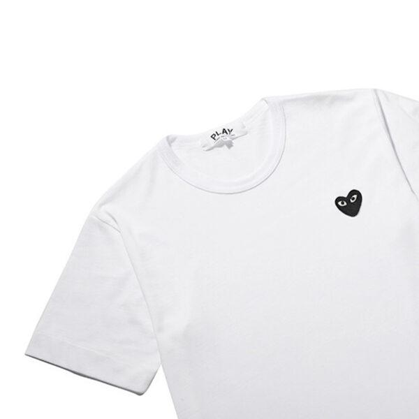 CAMISETA PLAY BASIC (BRANCO) EMBLEMA PRETO - COMME DES GARÇONS - Imagem 2