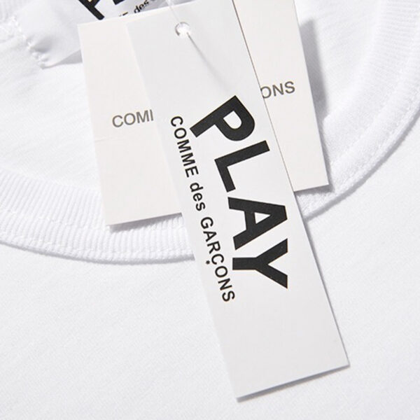 CAMISETA PLAY BASIC (BRANCO) EMBLEMA PRETO - COMME DES GARÇONS - Imagem 3