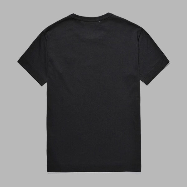 CAMISETA PLAY RED HALF HEART (PRETO) - COMME DES GARÇONS - Imagem 4