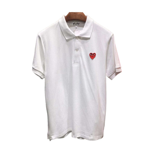 PLAY POLO EMBLEMA VERMELHO (BRANCO) - COMME DES GARÇONS - Imagem 3